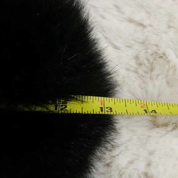 Echos de Paris| Faux Fur Trimmed Black and White Plaid Winter Cap - Picture 9 of 10